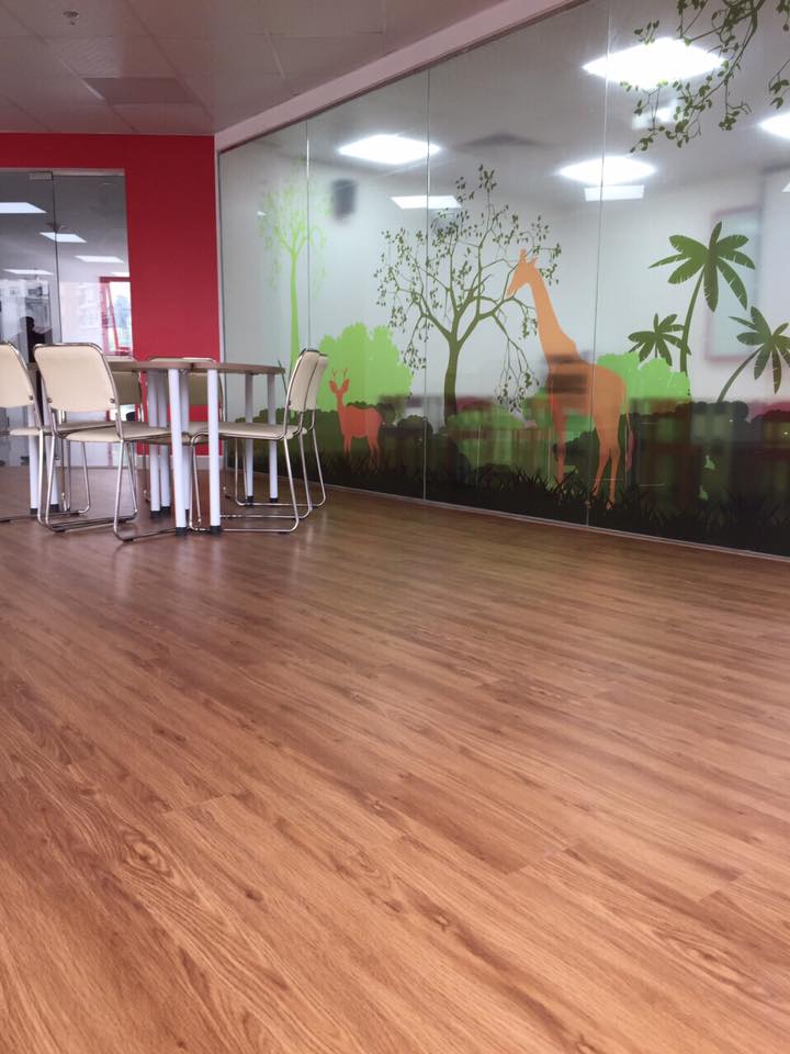 Sàn nhựa mang đến vẻ đẹp sang trọng cho căn hộ