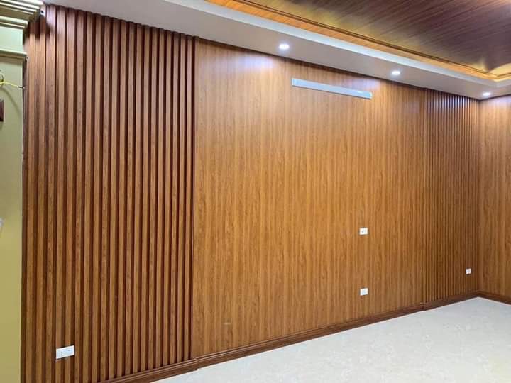 Tấm Ốp Tường PVC Giả Gỗ: Giải Pháp Hoàn Hảo Cho Không Gian Nội Thất Hiện Đại