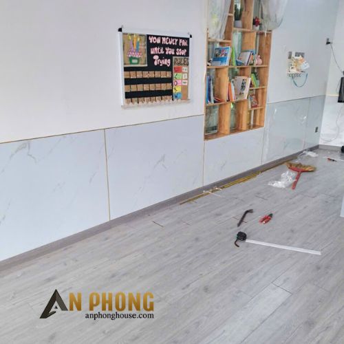 Thi công tấm ốp tường PVC vân đá Trường Mầm Non Đông Nam Á Quận Bình Tân